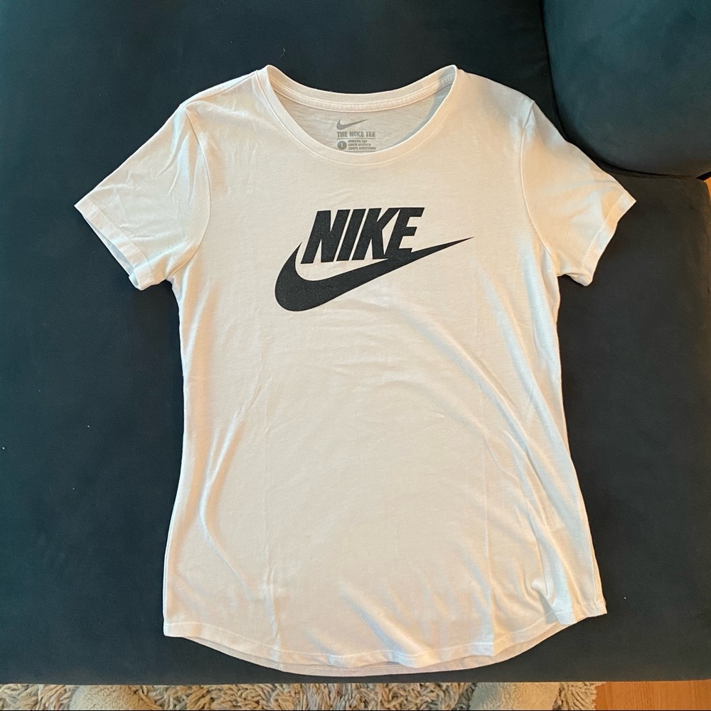 Nike T-Shirt Size L